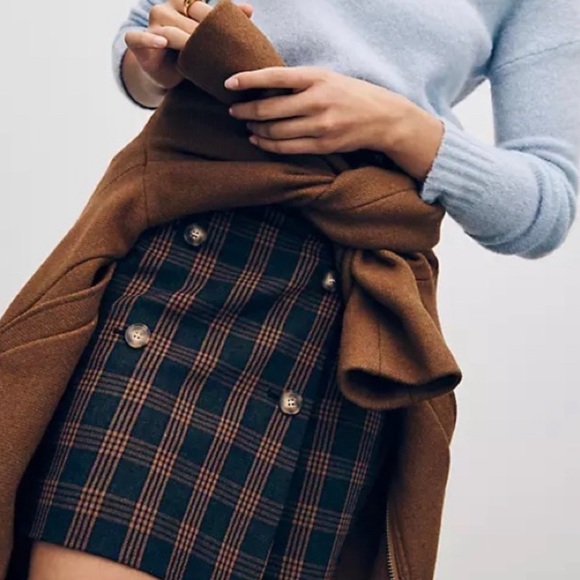 Plaid Skirt - Picture 3 of 6